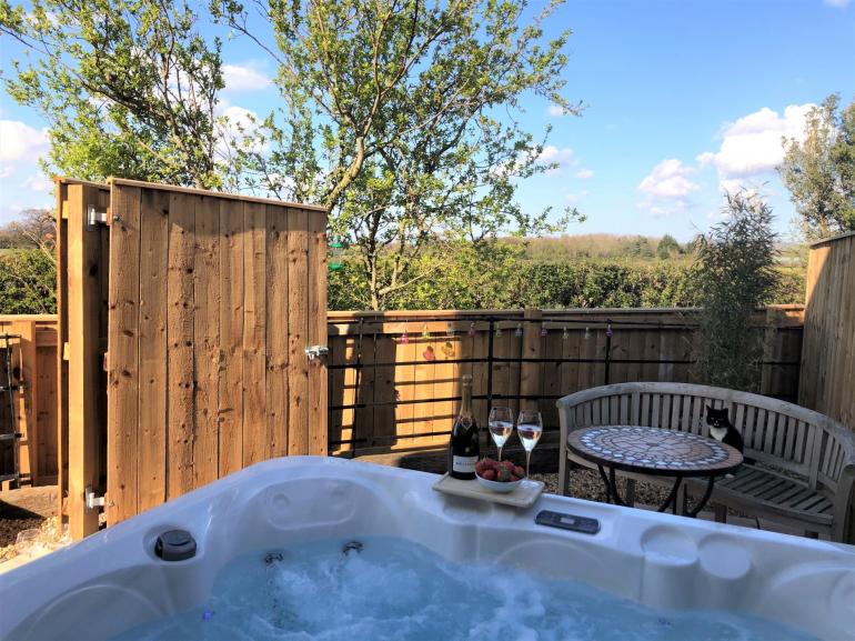 Luxury 2-Bedroom Countryside Cottage near Stokesley