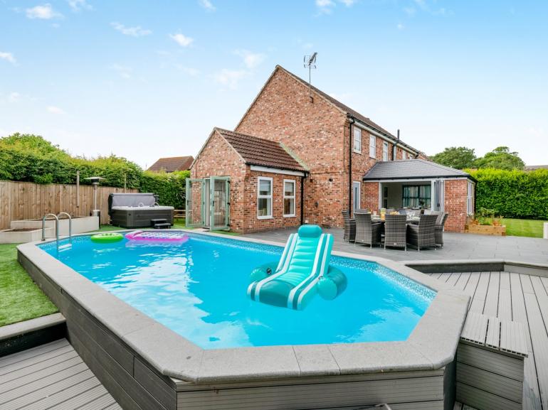 Detached 5-Bedroom Family Retreat in Belton, Lincolnshire