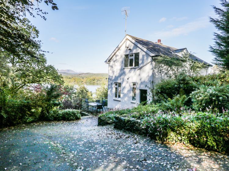 hot tub cottage cumbria