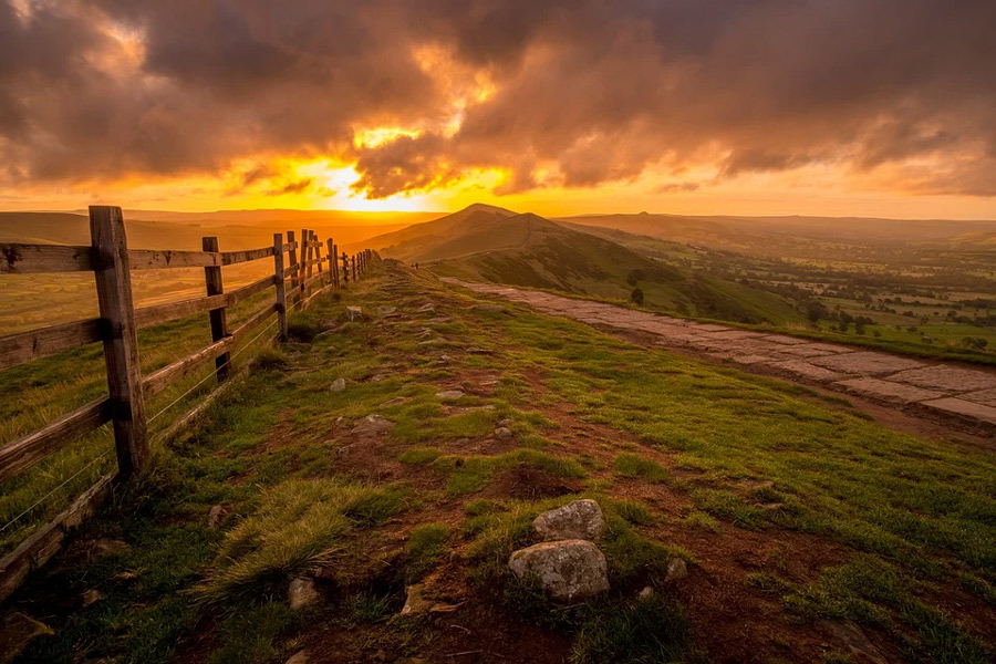 Mam Tor Cottage Break