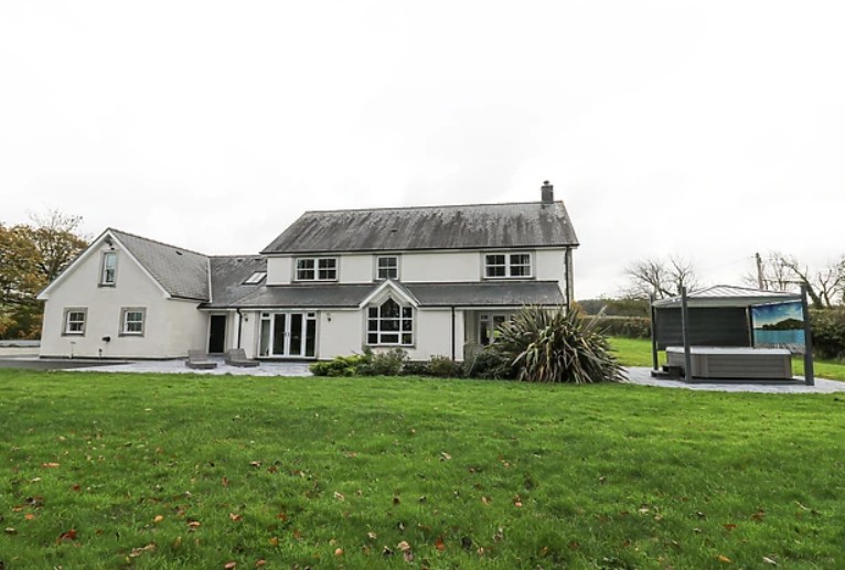 Parc Y Deri, Rhos-y-garth
