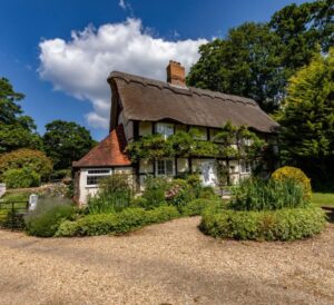 Top Cottages with Hot Tubs for a New Forest Short Break