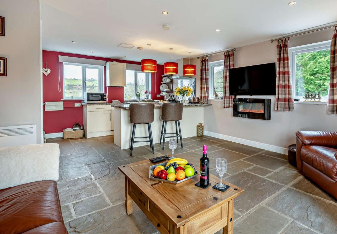 Interiors of a 1-bedroom hot tub cottage in Grizebeck