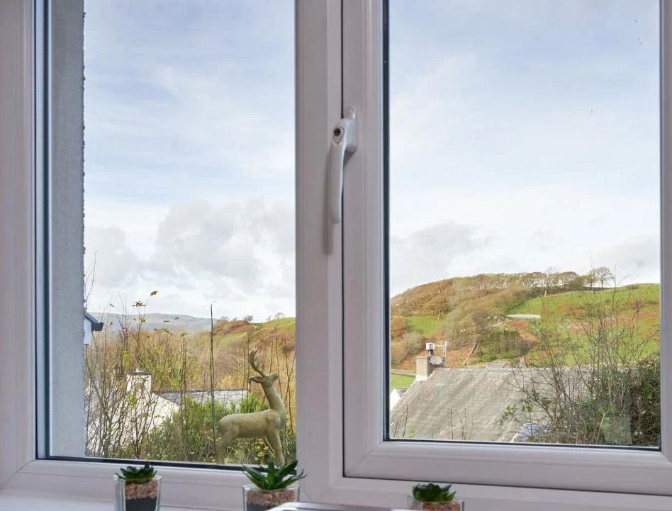 1-bedroom hot tub cottage views near Grizebeck