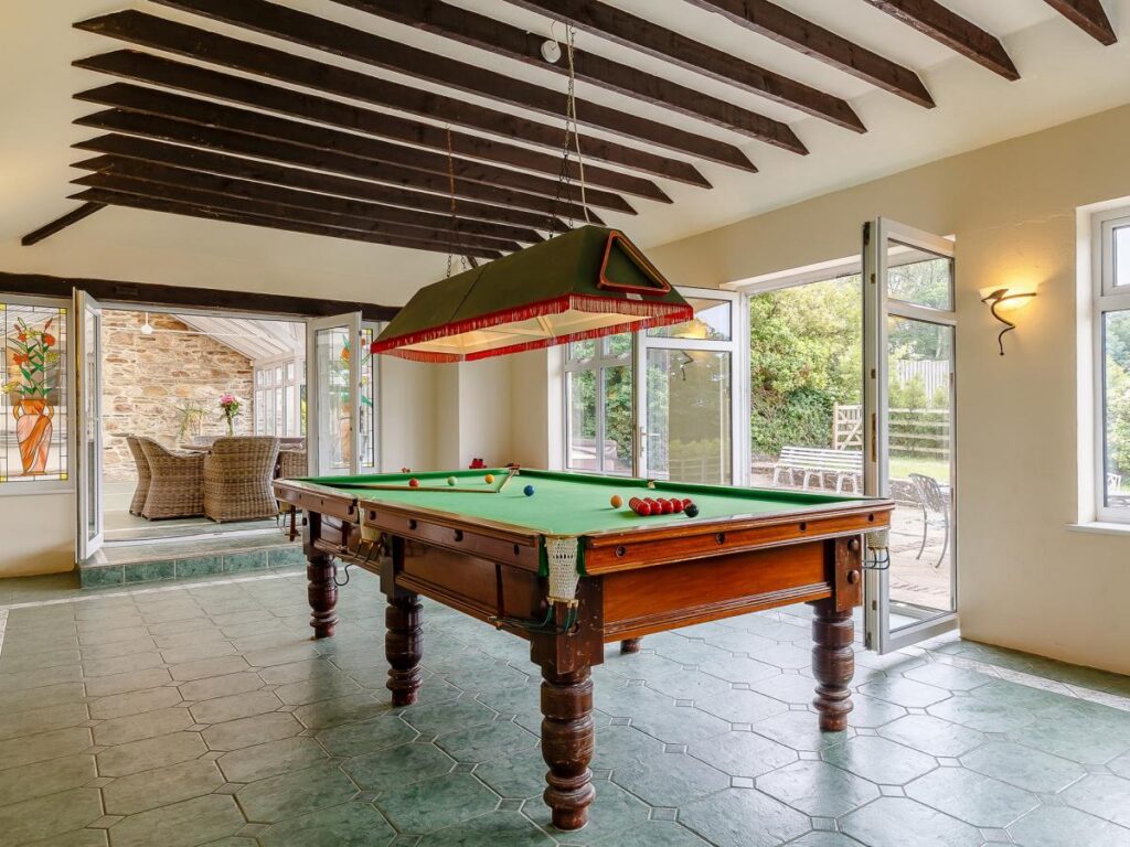 Trelow Farmhouse - Boutique Cottage, Padstow