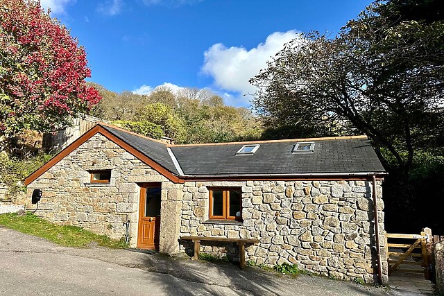 Harvey's House, Lowertown near Helston, Cornwall - Boutique Retreats St Mawes