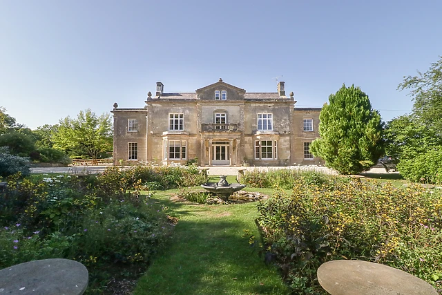 Milton Manor - boutique manor house with hot tub, Milton on Stour, Dorset