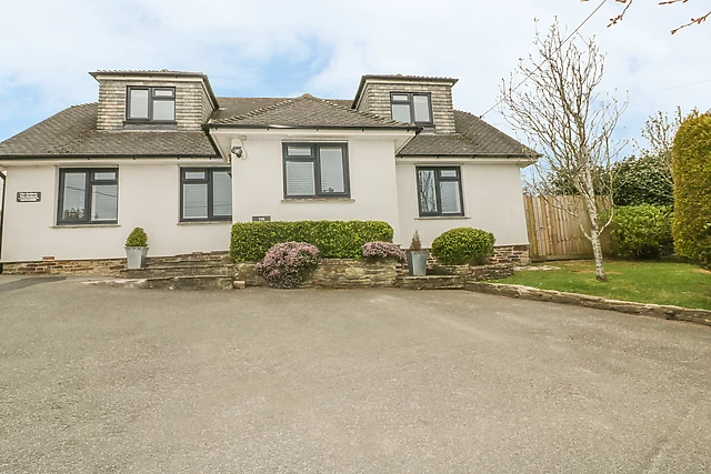 The Orchard - Cottage with a hot tub, Crantock